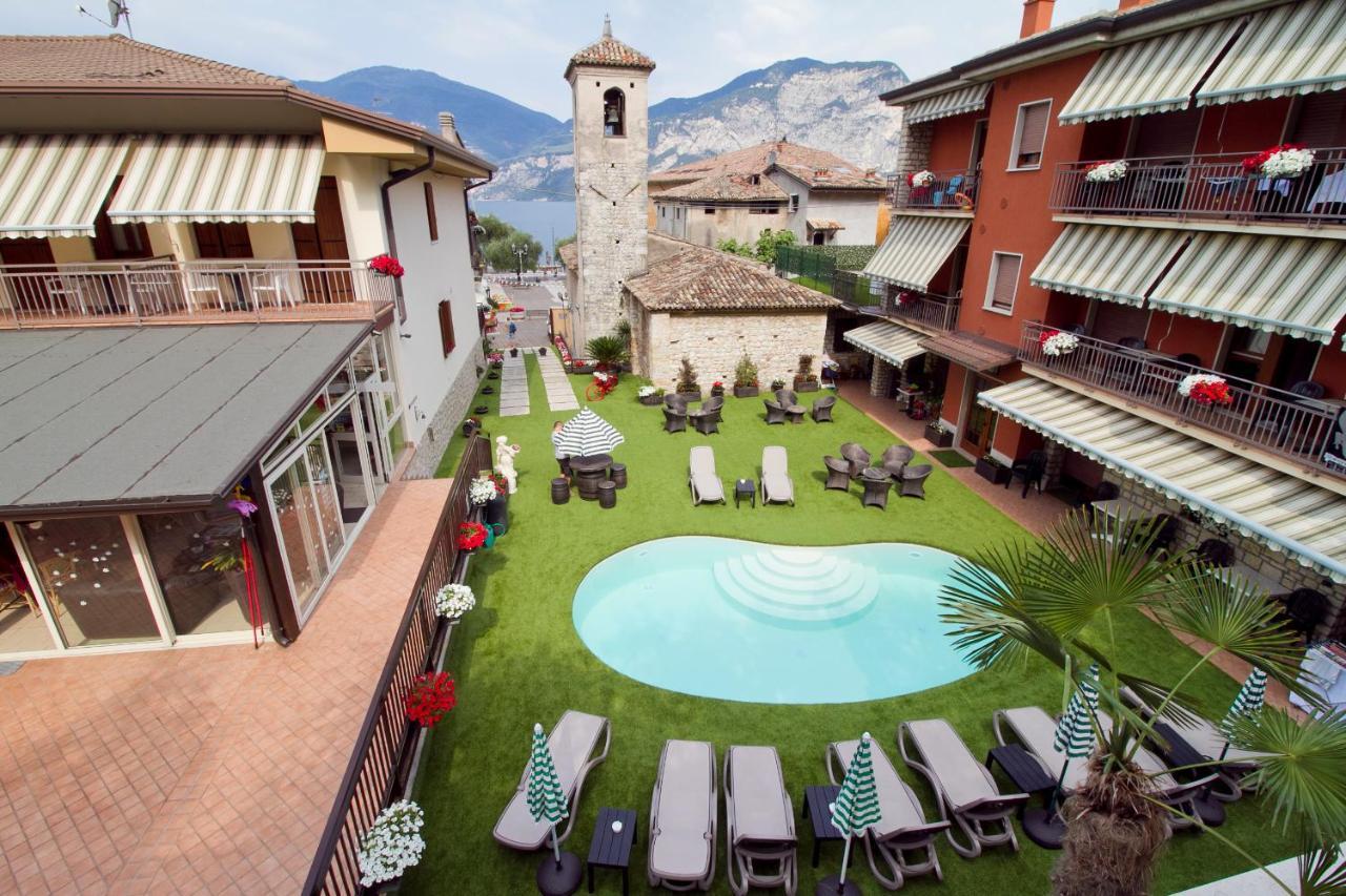 Albergo Casa Este Бренцоне-суль-Гарда Экстерьер фото