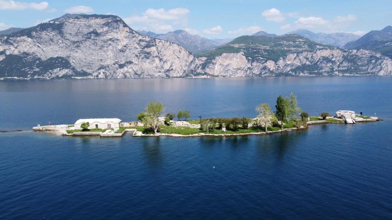 Albergo Casa Este Бренцоне-суль-Гарда Экстерьер фото